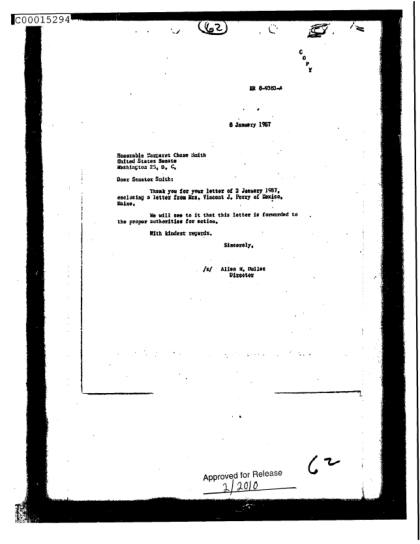 Carta de la CIA a una senadora sobre un informe OVNI